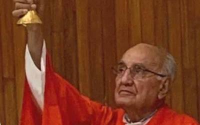 Así fue la última misa del padre Javier Campos; celebró 50 años de vida  sacerdotal - El Heraldo de Chihuahua | Noticias Locales, Policiacas, de  México, Chihuahua y el Mundo