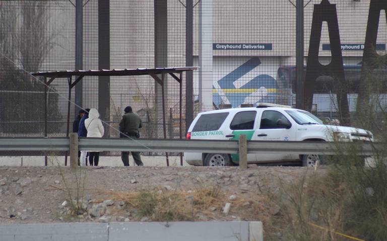 Migrantes en Juárez esperan ser recibidos en . noticias de parral  chihuahua migración Joe Biden albergue frontera ilegales mojados patrulla  fronteriza migrantes - El Heraldo de Chihuahua | Noticias Locales,  Policiacas, de