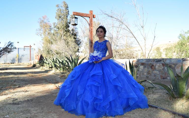 Piden apoyo en redes para regalar vestido de XV años a niña de Oaxaca; se  desborda la ayuda